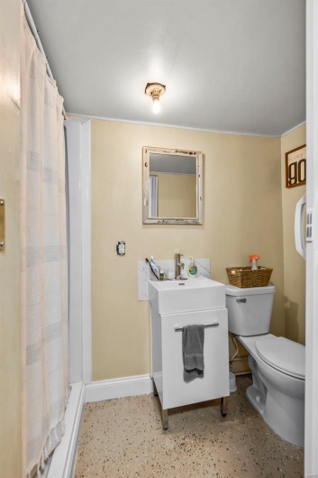 1034 Old Cape Road, Jackson, Missouri 63755, 10 Rooms Rooms,2 BathroomsBathrooms,Residential,For Sale,Old Cape Road,MAR24003502