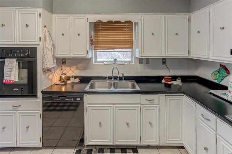 11418 Holloway Rd, Sparta, Illinois 62286, 3 Bedrooms Bedrooms, 8 Rooms Rooms,2 BathroomsBathrooms,Residential,For Sale,Holloway Rd,MAR25018274