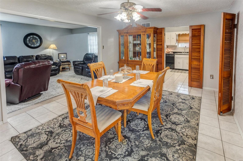 11418 Holloway Rd, Sparta, Illinois 62286, 3 Bedrooms Bedrooms, 8 Rooms Rooms,2 BathroomsBathrooms,Residential,For Sale,Holloway Rd,MAR25018274