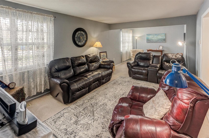 11418 Holloway Rd, Sparta, Illinois 62286, 3 Bedrooms Bedrooms, 8 Rooms Rooms,2 BathroomsBathrooms,Residential,For Sale,Holloway Rd,MAR25018274