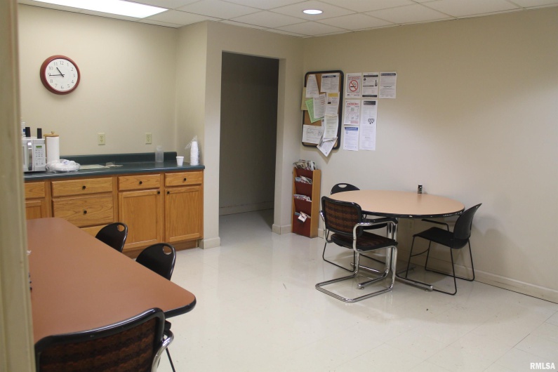 216 MAIN Street, Carbondale, Illinois 62901, 0 , 0 ,0,Commercial Lease,For Sale,MAIN,0,RMAEB457278