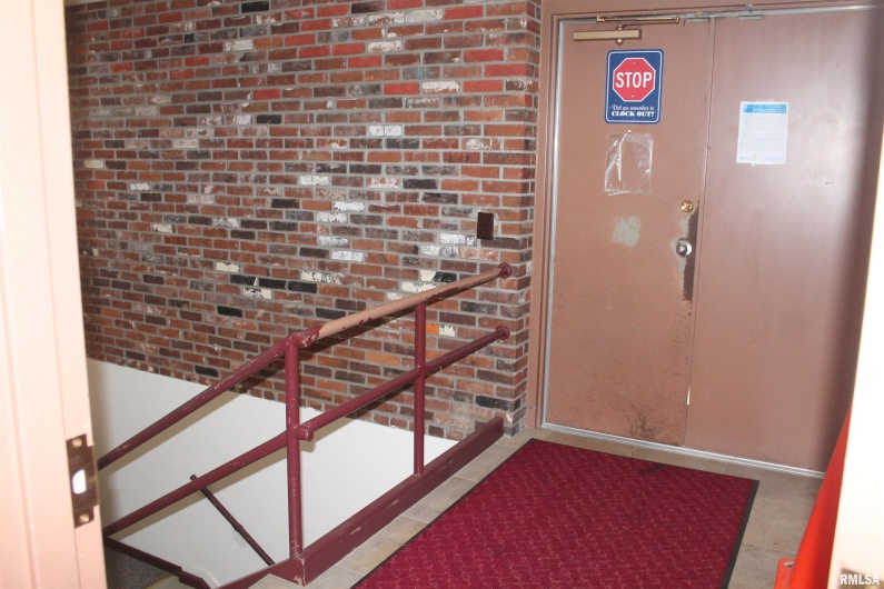 216 MAIN Street, Carbondale, Illinois 62901, 0 , 0 ,0,Commercial Lease,For Sale,MAIN,0,RMAEB457278