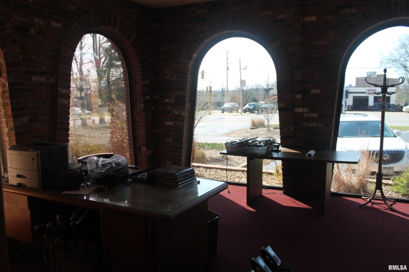 216 MAIN Street, Carbondale, Illinois 62901, 0 , 0 ,0,Commercial Lease,For Sale,MAIN,0,RMAEB457278
