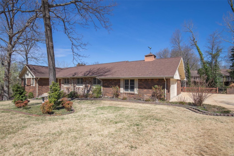 2035 King Road, Poplar Bluff, Missouri 63901, 6 Bedrooms Bedrooms, 19 Rooms Rooms,4 BathroomsBathrooms,Residential,For Sale,King,MAR25018111