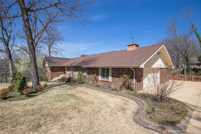 2035 King Road, Poplar Bluff, Missouri 63901, 6 Bedrooms Bedrooms, 19 Rooms Rooms,4 BathroomsBathrooms,Residential,For Sale,King,MAR25018111