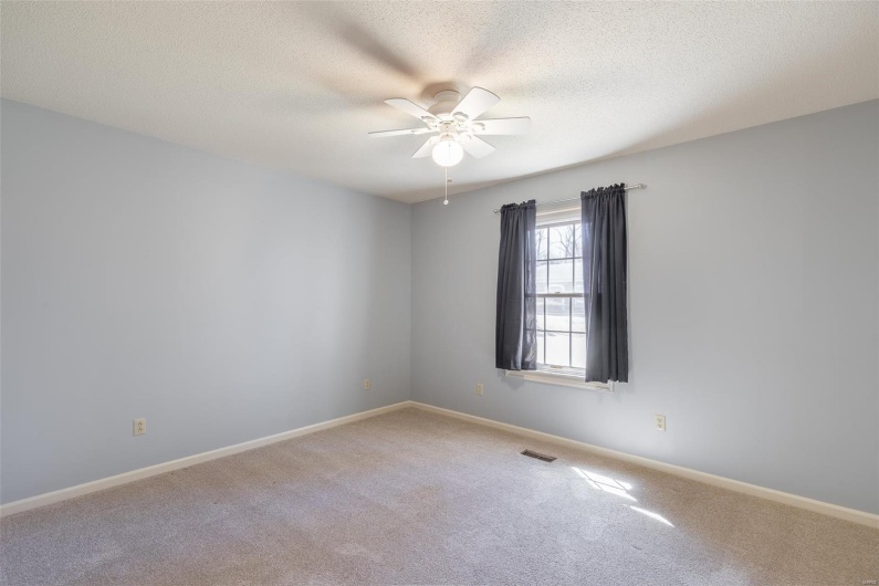 2035 King Road, Poplar Bluff, Missouri 63901, 6 Bedrooms Bedrooms, 19 Rooms Rooms,4 BathroomsBathrooms,Residential,For Sale,King,MAR25018111