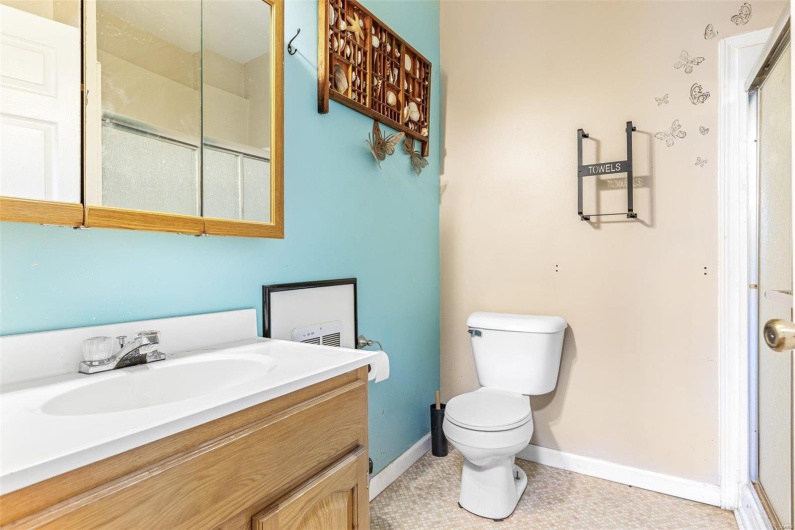6400 Hoot Owl Lane, French Village, Missouri 63036, 1 Bedroom Bedrooms, 4 Rooms Rooms,1 BathroomBathrooms,Residential,For Sale,Hoot Owl,MAR25017161