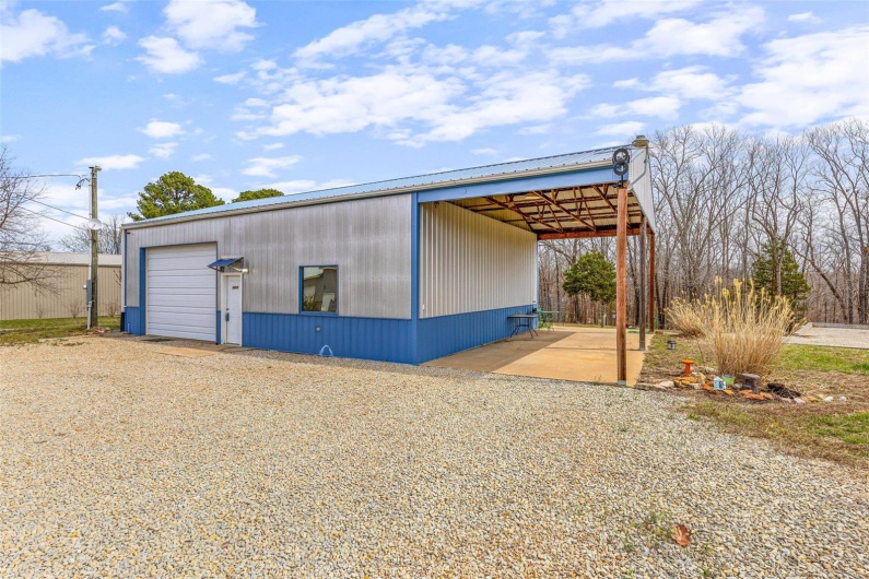 6400 Hoot Owl Lane, French Village, Missouri 63036, 1 Bedroom Bedrooms, 4 Rooms Rooms,1 BathroomBathrooms,Residential,For Sale,Hoot Owl,MAR25017161