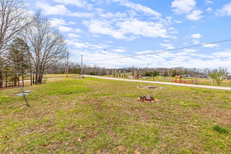 6400 Hoot Owl Lane, French Village, Missouri 63036, 1 Bedroom Bedrooms, 4 Rooms Rooms,1 BathroomBathrooms,Residential,For Sale,Hoot Owl,MAR25017161