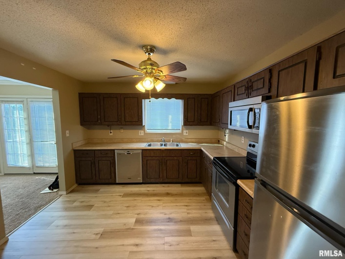 1401 END Street, Marion, Illinois 62959, 3 Bedrooms Bedrooms, 0 ,2 BathroomsBathrooms,Residential,For Sale,END,0,RMAEB457290