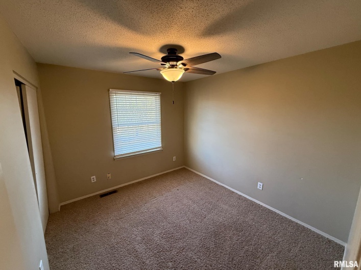 1401 END Street, Marion, Illinois 62959, 3 Bedrooms Bedrooms, 0 ,2 BathroomsBathrooms,Residential,For Sale,END,0,RMAEB457290