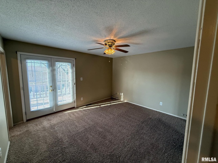 1401 END Street, Marion, Illinois 62959, 3 Bedrooms Bedrooms, 0 ,2 BathroomsBathrooms,Residential,For Sale,END,0,RMAEB457290