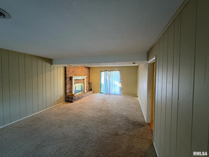 1401 END Street, Marion, Illinois 62959, 3 Bedrooms Bedrooms, 0 ,2 BathroomsBathrooms,Residential,For Sale,END,0,RMAEB457290