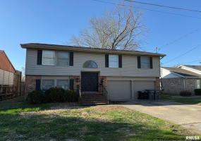 1401 END Street, Marion, Illinois 62959, 3 Bedrooms Bedrooms, 0 ,2 BathroomsBathrooms,Residential,For Sale,END,0,RMAEB457290