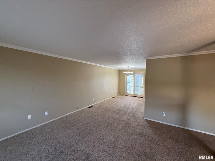 1401 END Street, Marion, Illinois 62959, 3 Bedrooms Bedrooms, 0 ,2 BathroomsBathrooms,Residential,For Sale,END,0,RMAEB457290