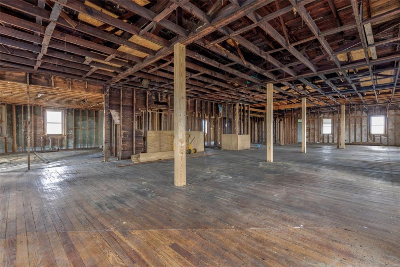 702 Benham Street, Bonne Terre, Missouri 63628, ,Commercial Sale,For Sale,Benham,MAR25017104