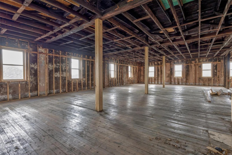 702 Benham Street, Bonne Terre, Missouri 63628, ,Commercial Sale,For Sale,Benham,MAR25017104