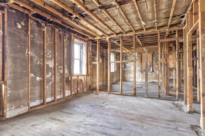 702 Benham Street, Bonne Terre, Missouri 63628, ,Commercial Sale,For Sale,Benham,MAR25017104