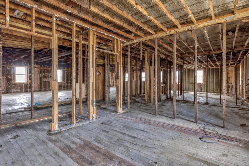702 Benham Street, Bonne Terre, Missouri 63628, ,Commercial Sale,For Sale,Benham,MAR25017104