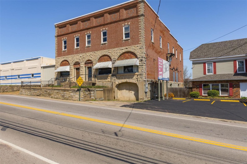 702 Benham Street, Bonne Terre, Missouri 63628, ,Commercial Sale,For Sale,Benham,MAR25017104