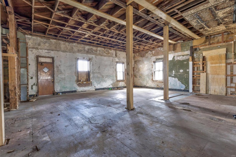 702 Benham Street, Bonne Terre, Missouri 63628, ,Commercial Sale,For Sale,Benham,MAR25017104