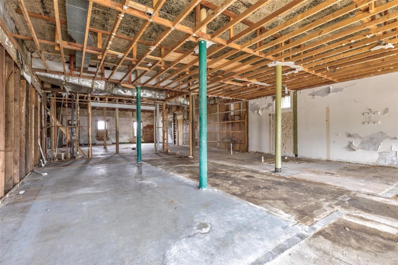 702 Benham Street, Bonne Terre, Missouri 63628, ,Commercial Sale,For Sale,Benham,MAR25017104