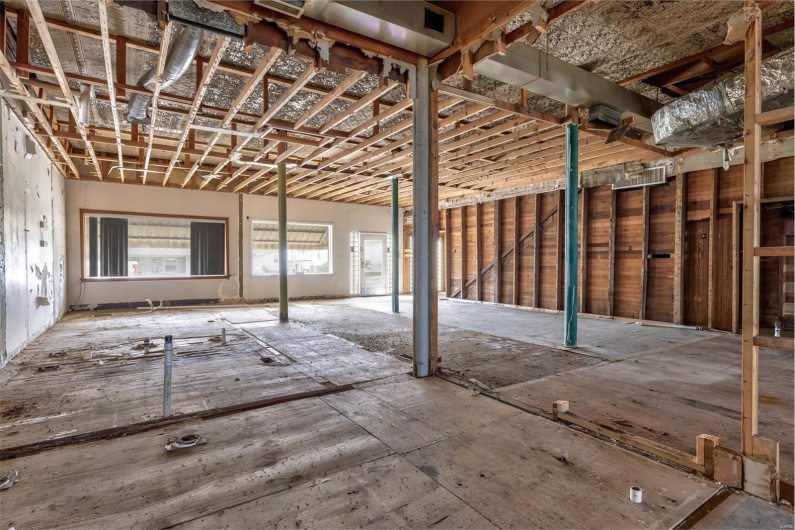702 Benham Street, Bonne Terre, Missouri 63628, ,Commercial Sale,For Sale,Benham,MAR25017104