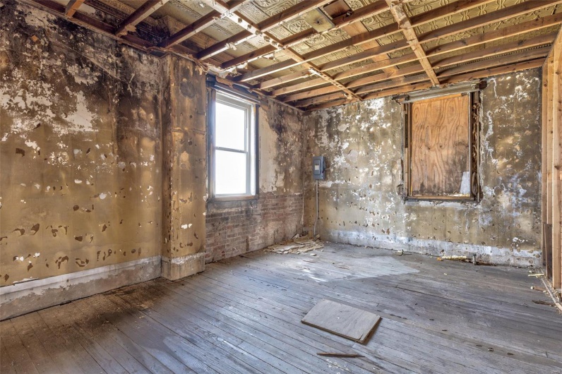 702 Benham Street, Bonne Terre, Missouri 63628, ,Commercial Sale,For Sale,Benham,MAR25017104