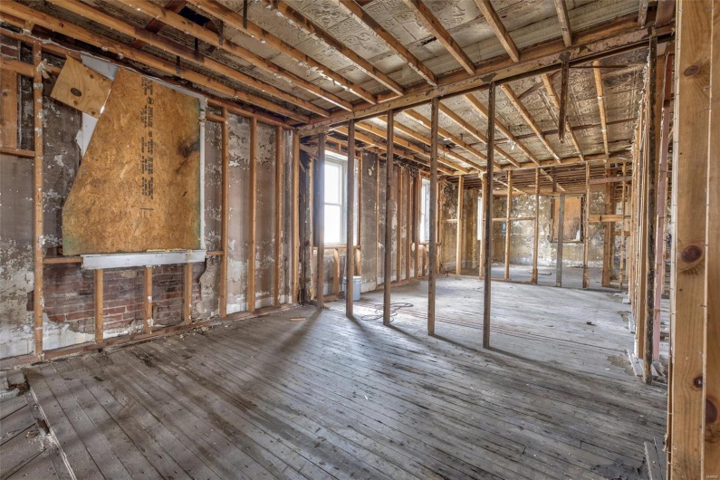 702 Benham Street, Bonne Terre, Missouri 63628, ,Commercial Sale,For Sale,Benham,MAR25017104