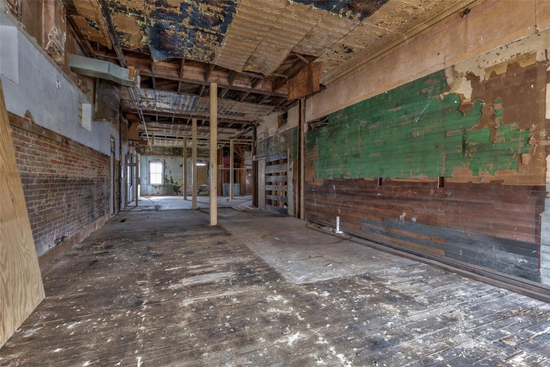 702 Benham Street, Bonne Terre, Missouri 63628, ,Commercial Sale,For Sale,Benham,MAR25017104