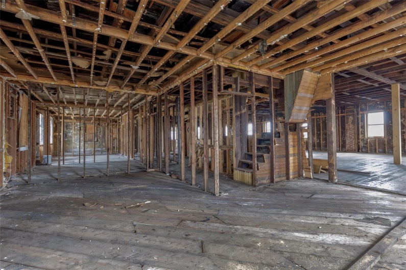 702 Benham Street, Bonne Terre, Missouri 63628, ,Commercial Sale,For Sale,Benham,MAR25017104