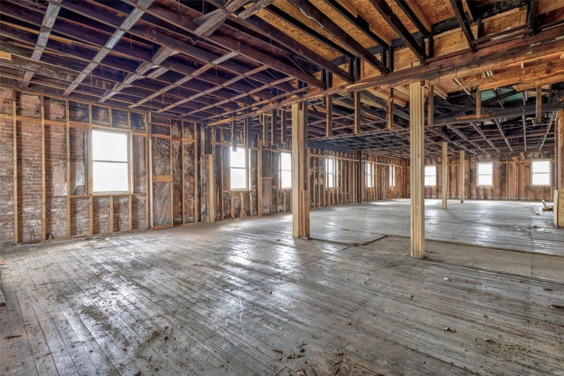 702 Benham Street, Bonne Terre, Missouri 63628, ,Commercial Sale,For Sale,Benham,MAR25017104