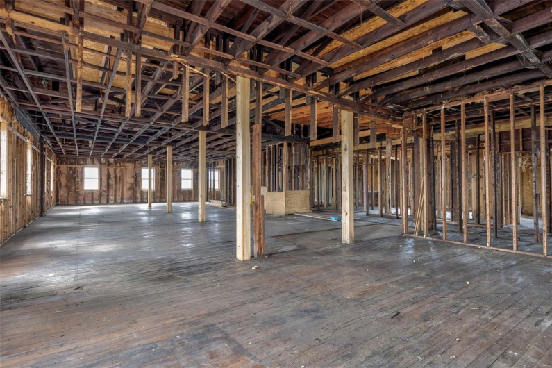 702 Benham Street, Bonne Terre, Missouri 63628, ,Commercial Sale,For Sale,Benham,MAR25017104