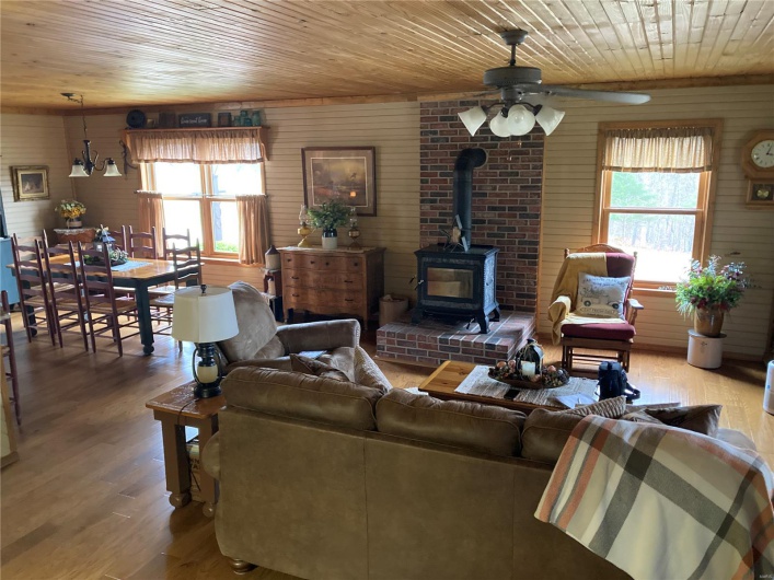 255 Wayne 342 Road, Piedmont, Missouri 63957, 3 Bedrooms Bedrooms, 10 Rooms Rooms,2 BathroomsBathrooms,Farm,For Sale,Wayne 342,MAR25019044