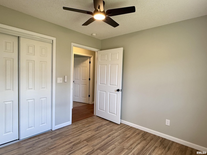 56 WOODLAND Drive, Metropolis, Illinois 62960, 3 Bedrooms Bedrooms, 0 ,3 BathroomsBathrooms,Residential,For Sale,WOODLAND,0,RMAEB457305