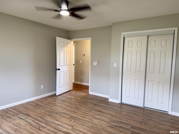 56 WOODLAND Drive, Metropolis, Illinois 62960, 3 Bedrooms Bedrooms, 0 ,3 BathroomsBathrooms,Residential,For Sale,WOODLAND,0,RMAEB457305