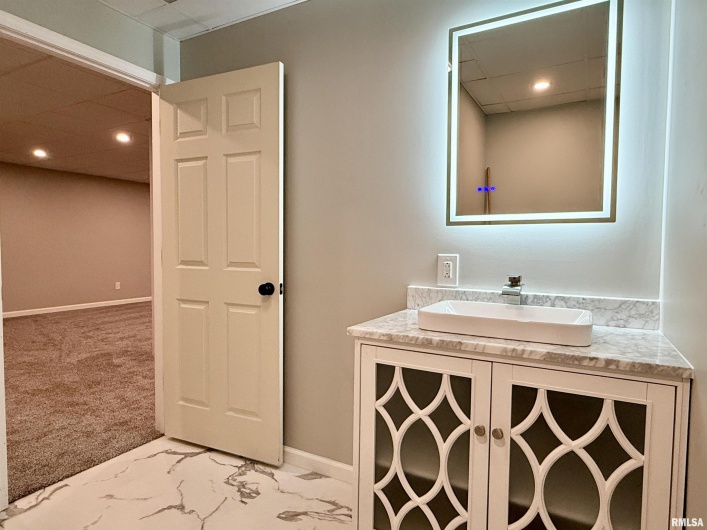 56 WOODLAND Drive, Metropolis, Illinois 62960, 3 Bedrooms Bedrooms, 0 ,3 BathroomsBathrooms,Residential,For Sale,WOODLAND,0,RMAEB457305