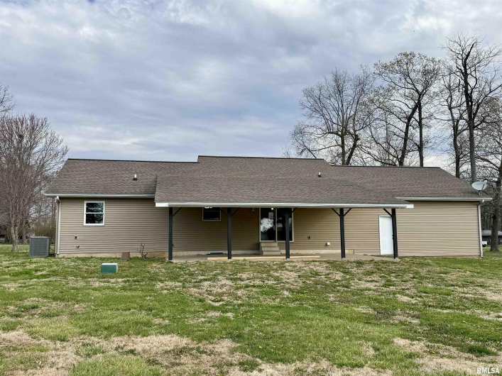56 WOODLAND Drive, Metropolis, Illinois 62960, 3 Bedrooms Bedrooms, 0 ,3 BathroomsBathrooms,Residential,For Sale,WOODLAND,0,RMAEB457305