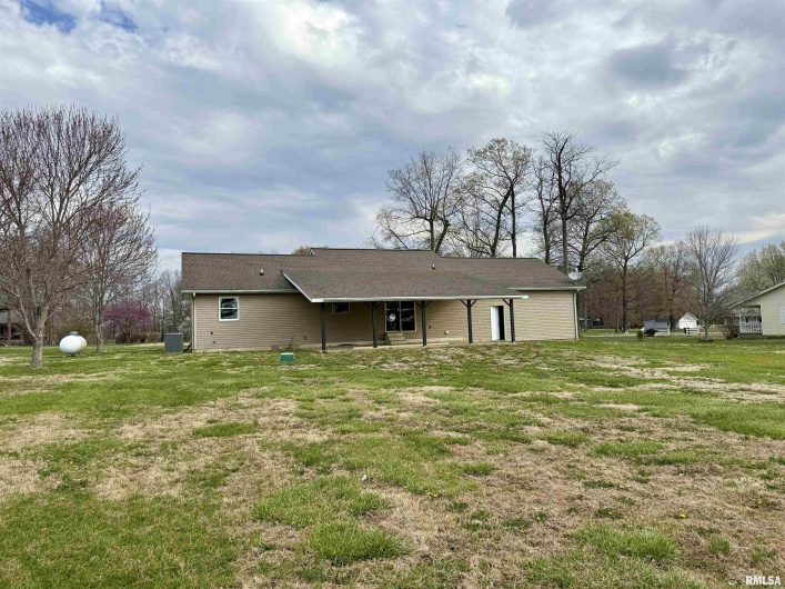 56 WOODLAND Drive, Metropolis, Illinois 62960, 3 Bedrooms Bedrooms, 0 ,3 BathroomsBathrooms,Residential,For Sale,WOODLAND,0,RMAEB457305
