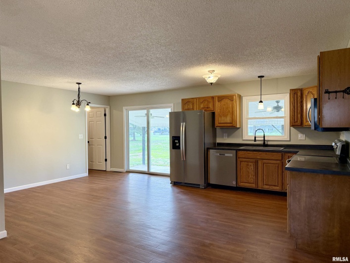 56 WOODLAND Drive, Metropolis, Illinois 62960, 3 Bedrooms Bedrooms, 0 ,3 BathroomsBathrooms,Residential,For Sale,WOODLAND,0,RMAEB457305