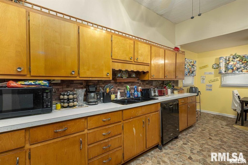 218 3RD Street, Mound City, Illinois 62963, 2 Bedrooms Bedrooms, 0 ,1 BathroomBathrooms,Residential,For Sale,3RD,0,RMAEB457310
