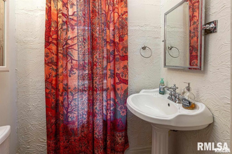 218 3RD Street, Mound City, Illinois 62963, 2 Bedrooms Bedrooms, 0 ,1 BathroomBathrooms,Residential,For Sale,3RD,0,RMAEB457310