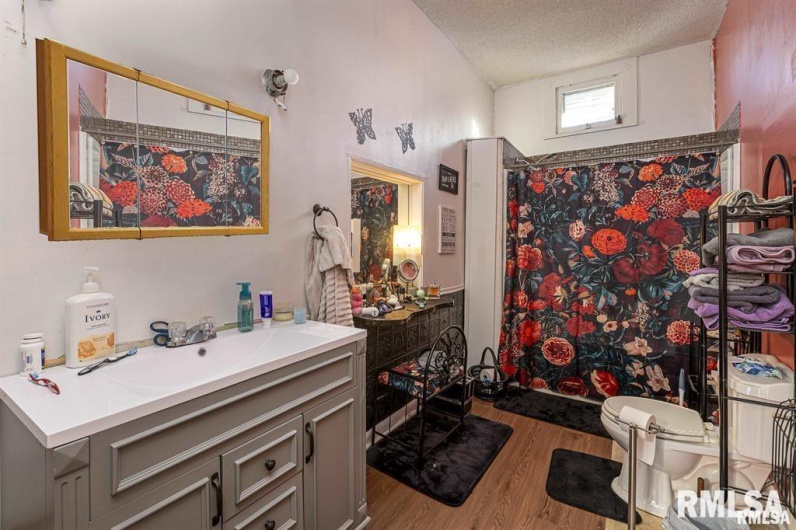 218 3RD Street, Mound City, Illinois 62963, 2 Bedrooms Bedrooms, 0 ,1 BathroomBathrooms,Residential,For Sale,3RD,0,RMAEB457310