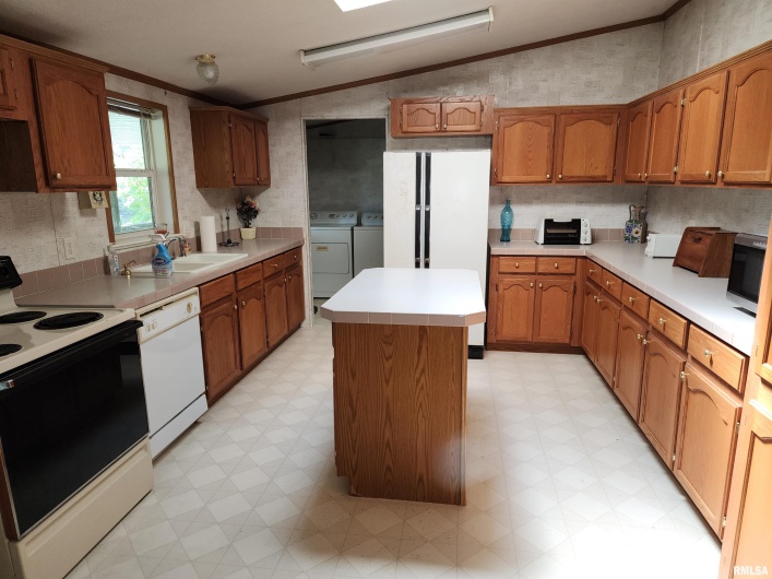 1230 US Hwy 45 N, Vienna, Illinois 62995, 4 Bedrooms Bedrooms, 0 ,2 BathroomsBathrooms,Residential,For Sale,US Hwy 45 N,0,RMAQC4261732