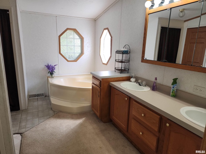 1230 US Hwy 45 N, Vienna, Illinois 62995, 4 Bedrooms Bedrooms, 0 ,2 BathroomsBathrooms,Residential,For Sale,US Hwy 45 N,0,RMAQC4261732