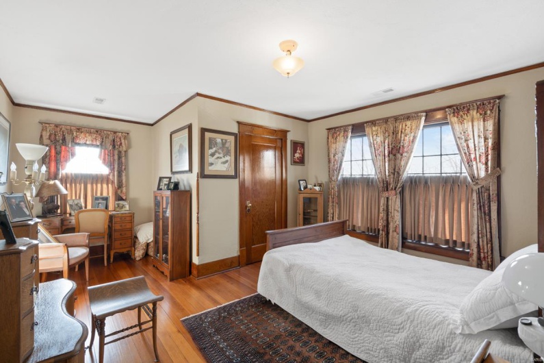324 Vine Street, Dexter, Missouri 63841, 4 Bedrooms Bedrooms, 10 Rooms Rooms,2 BathroomsBathrooms,Residential,For Sale,Vine,MAR25019503