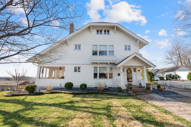 324 Vine Street, Dexter, Missouri 63841, 4 Bedrooms Bedrooms, 10 Rooms Rooms,2 BathroomsBathrooms,Residential,For Sale,Vine,MAR25019503