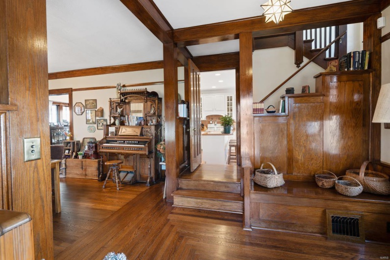 324 Vine Street, Dexter, Missouri 63841, 4 Bedrooms Bedrooms, 10 Rooms Rooms,2 BathroomsBathrooms,Residential,For Sale,Vine,MAR25019503