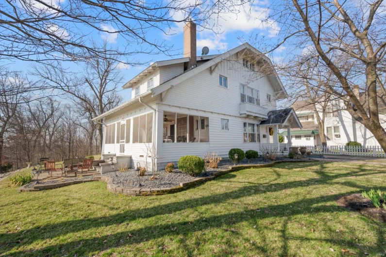 324 Vine Street, Dexter, Missouri 63841, 4 Bedrooms Bedrooms, 10 Rooms Rooms,2 BathroomsBathrooms,Residential,For Sale,Vine,MAR25019503