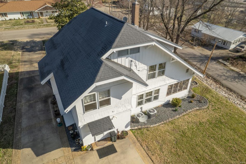 324 Vine Street, Dexter, Missouri 63841, 4 Bedrooms Bedrooms, 10 Rooms Rooms,2 BathroomsBathrooms,Residential,For Sale,Vine,MAR25019503
